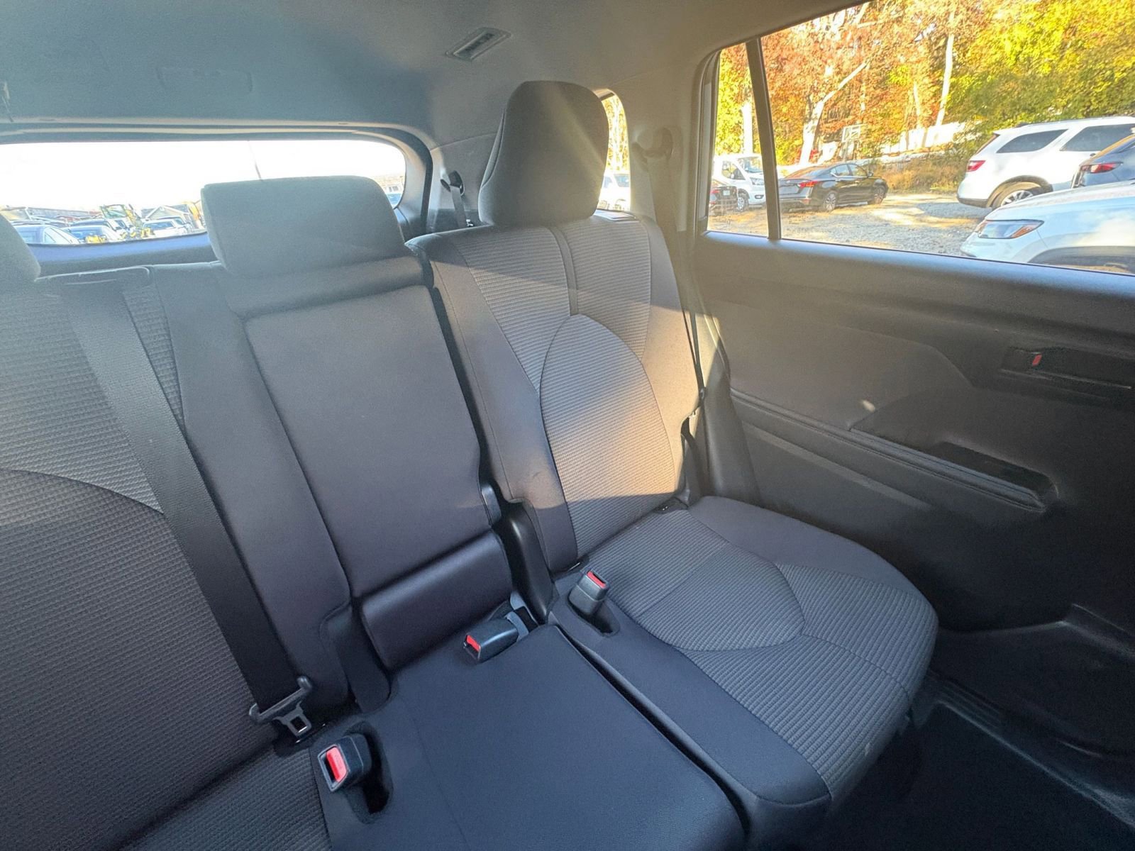 Thumbnail: 2025 Toyota Highlander - 33