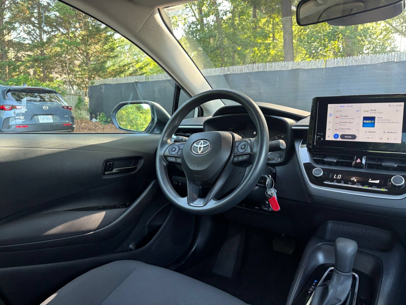 Thumbnail: 2025 Toyota Corolla - 32