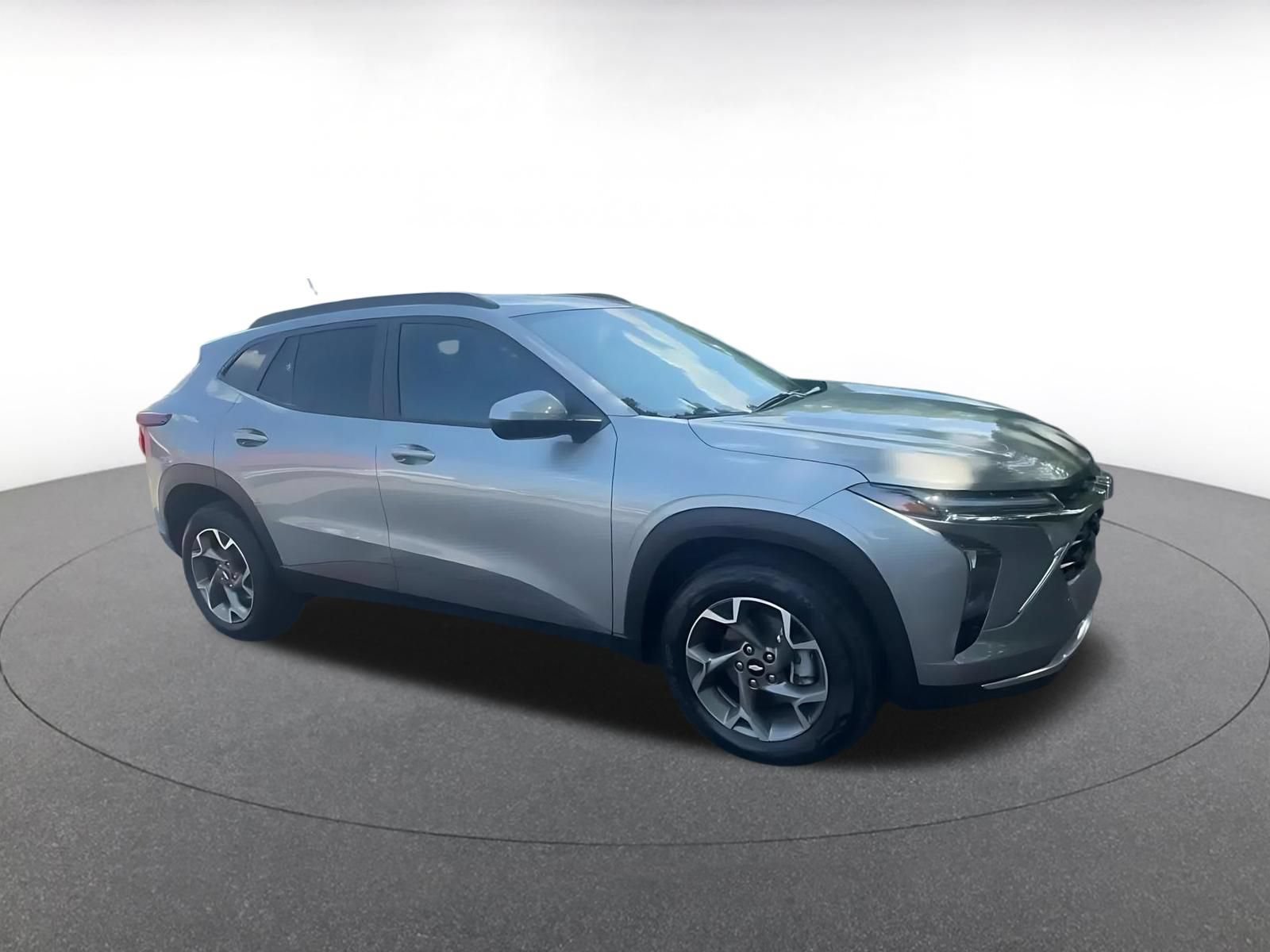 Thumbnail: 2025 Chevrolet Trax - 2