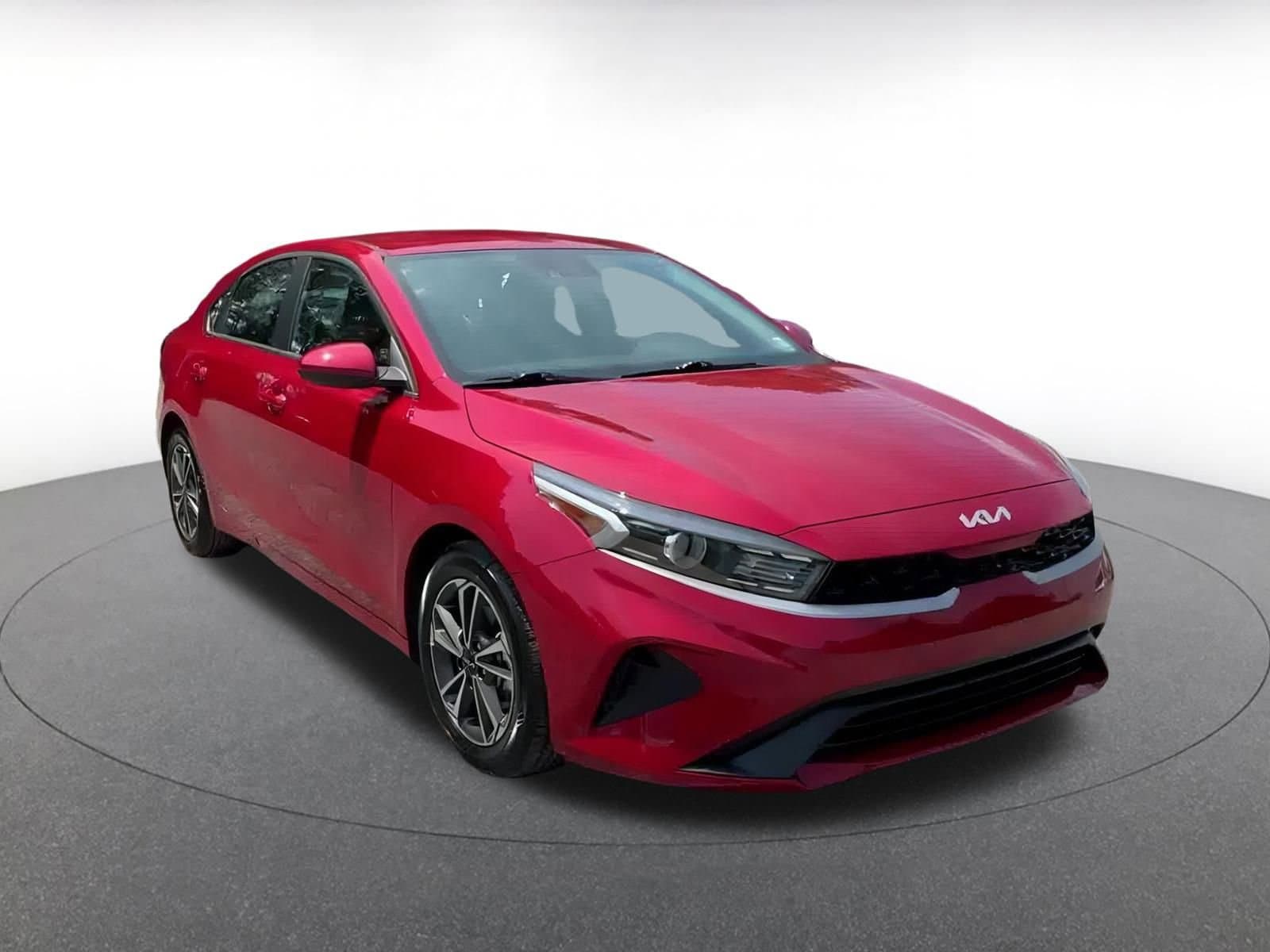 Thumbnail: 2024 Kia Forte - 3