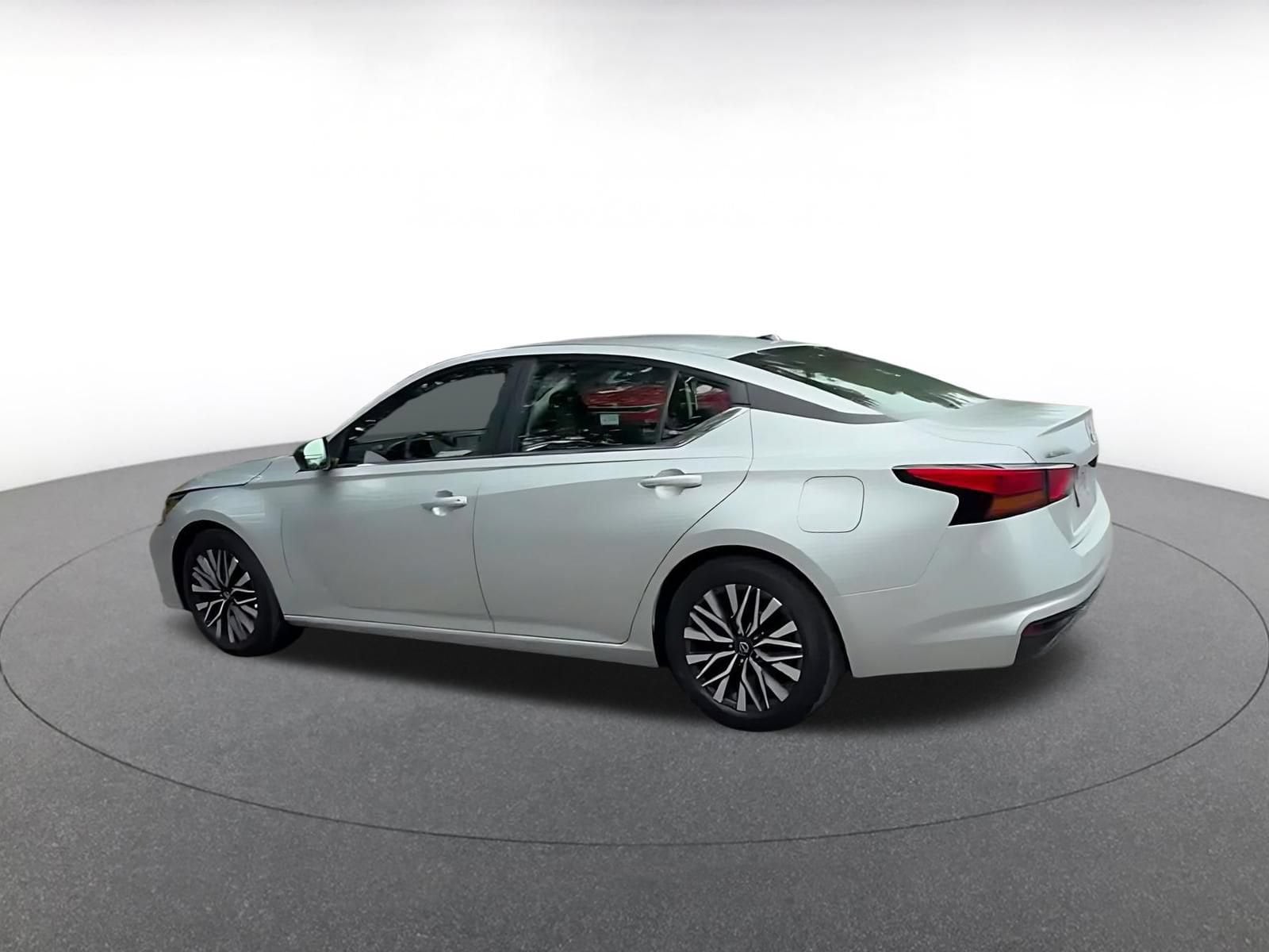 Thumbnail: 2026 Nissan Altima - 10