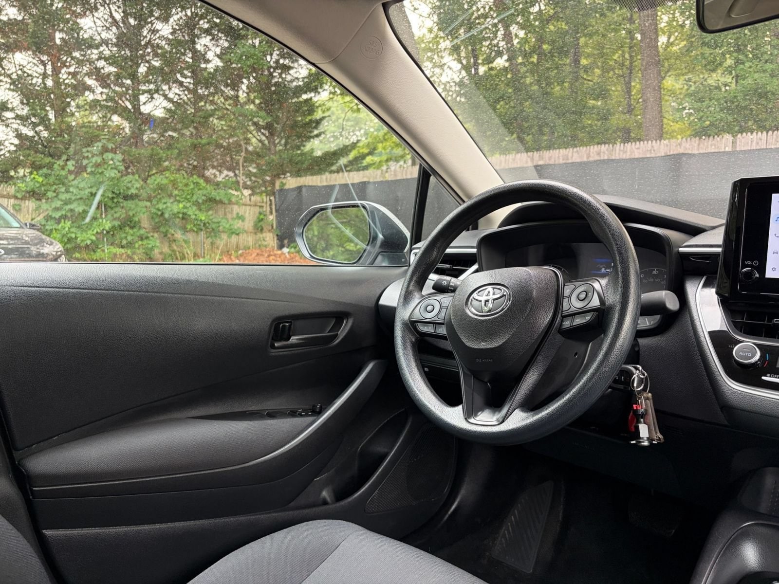 Thumbnail: 2025 Toyota Corolla - 32