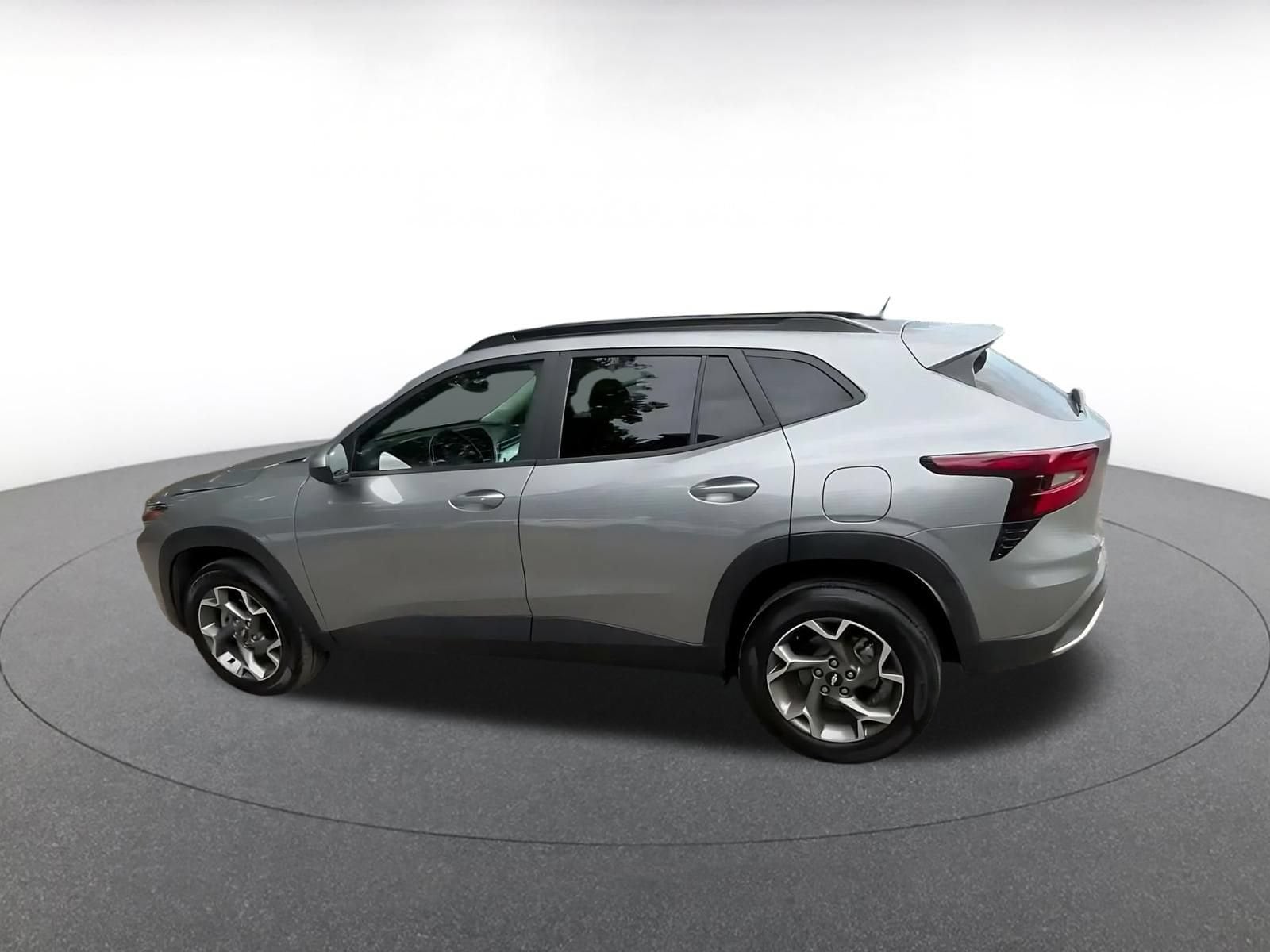 Thumbnail: 2025 Chevrolet Trax - 8