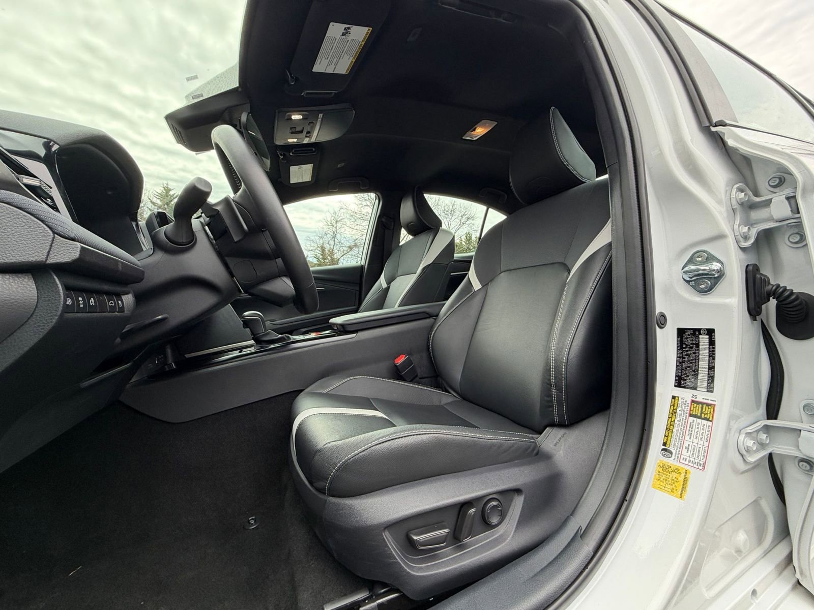 Thumbnail: 2025 Toyota Camry - 25