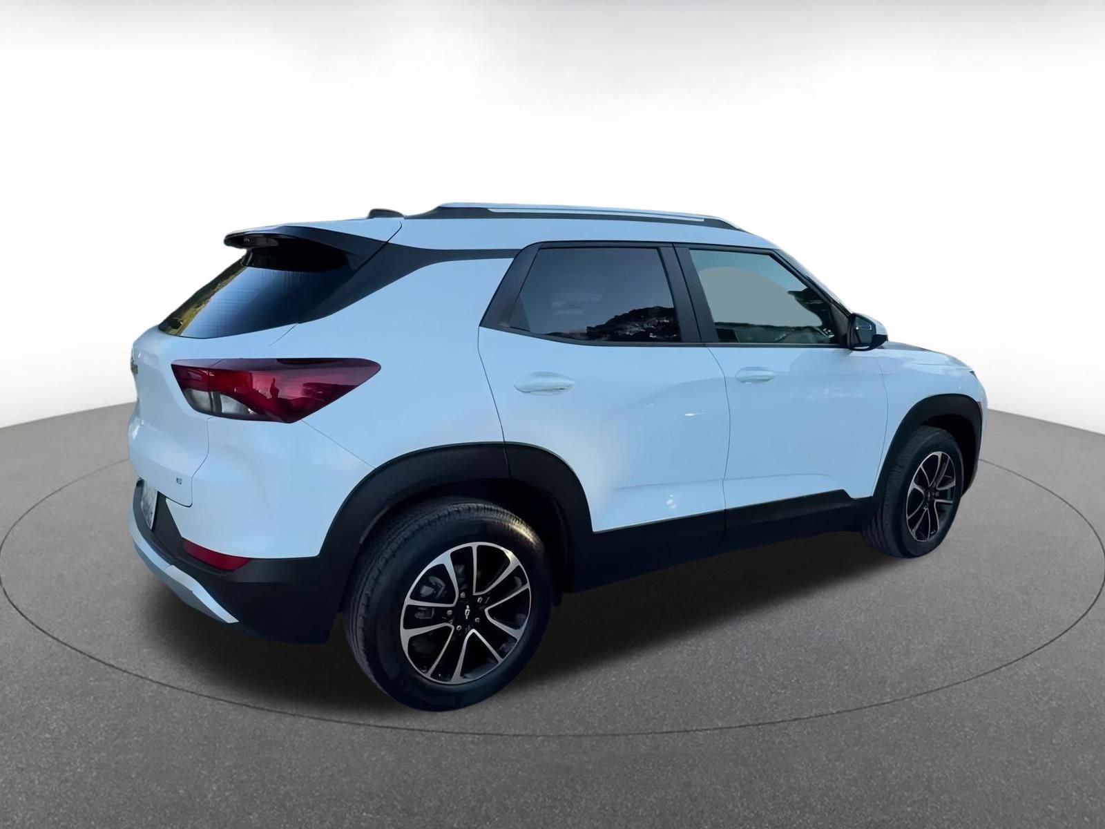 Thumbnail: 2025 Chevrolet TrailBlazer - 14