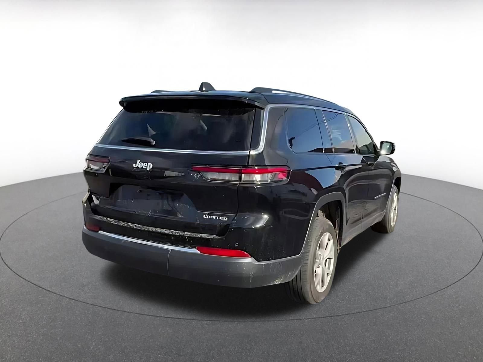 Thumbnail: 2023 Jeep Grand Cherokee - 12