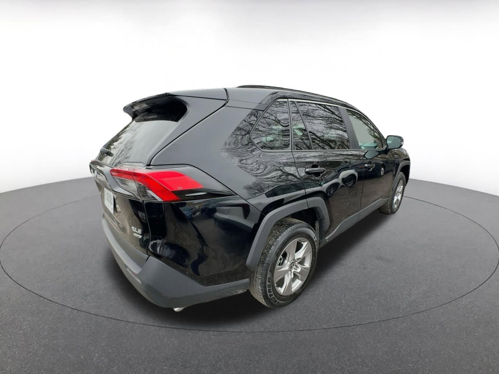 Thumbnail: 2025 Toyota RAV4 - 8