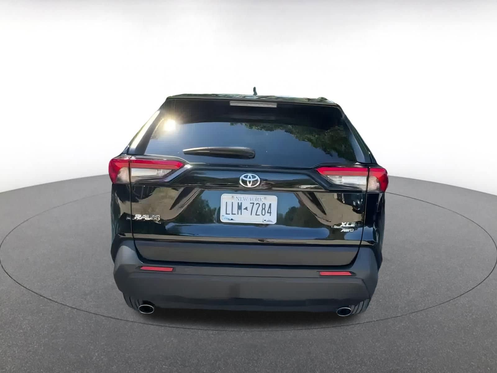 Thumbnail: 2024 Toyota RAV4 - 12