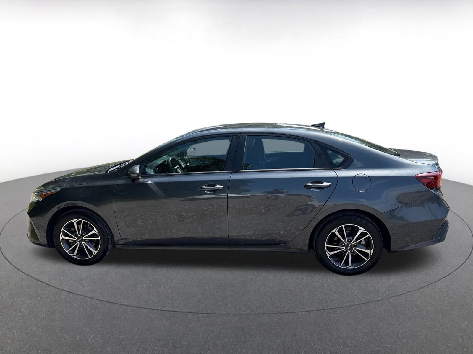 Thumbnail: 2023 Kia Forte - 3