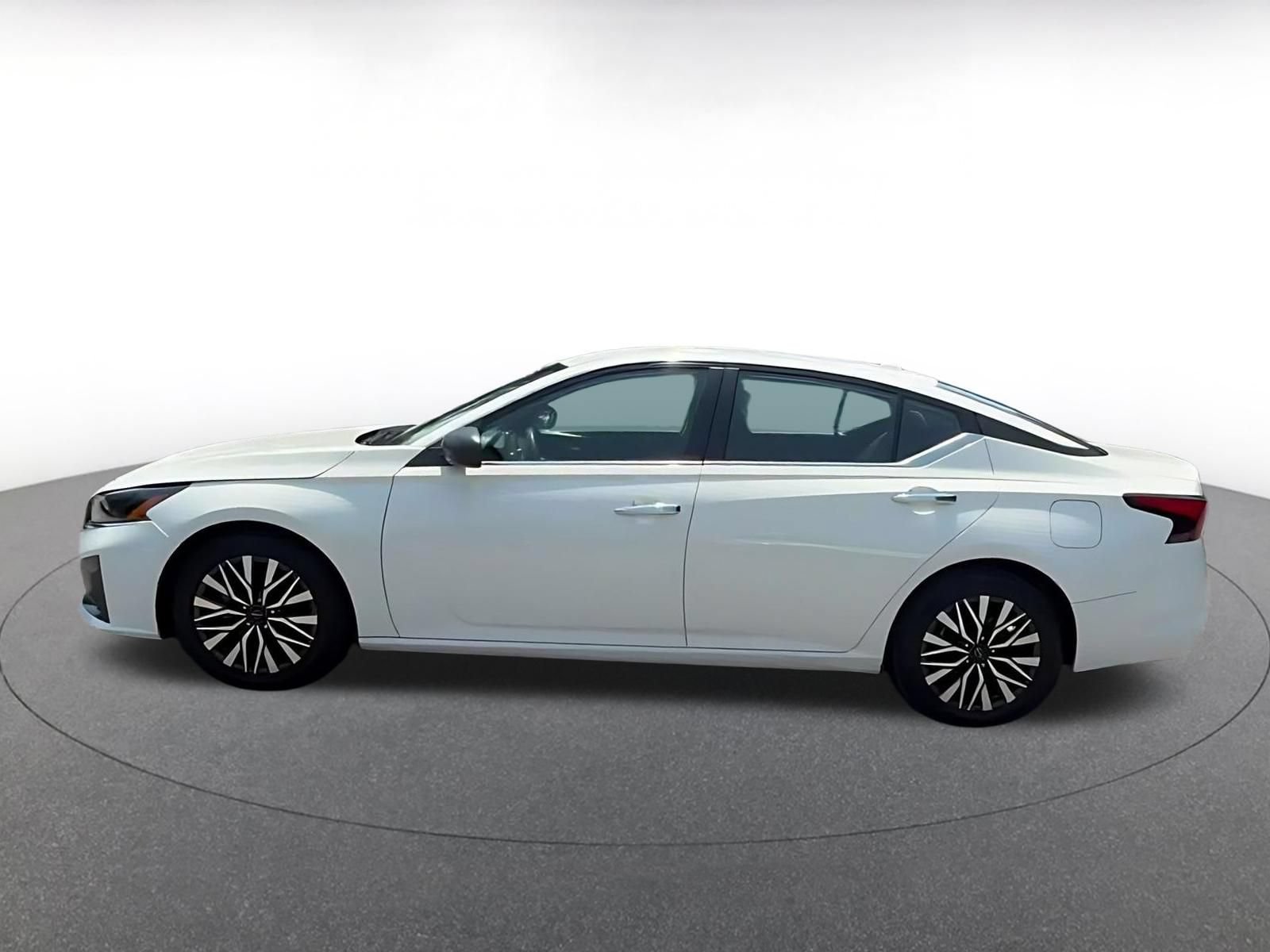 Thumbnail: 2025 Nissan Altima - 8
