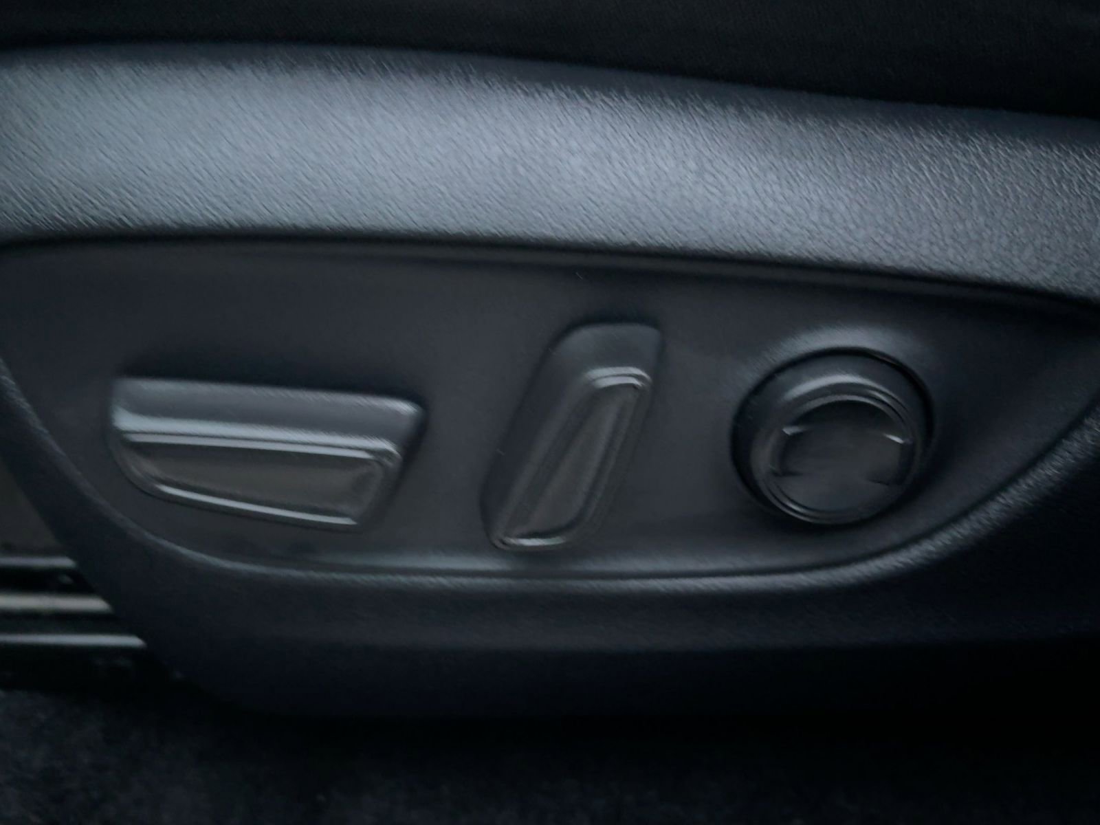 Thumbnail: 2025 Toyota RAV4 - 17