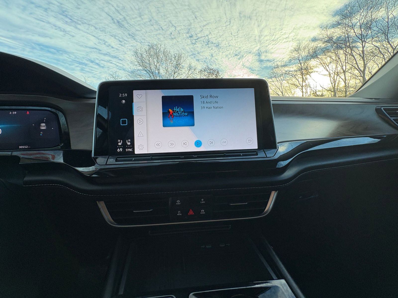 Thumbnail: 2025 Volkswagen Atlas - 18