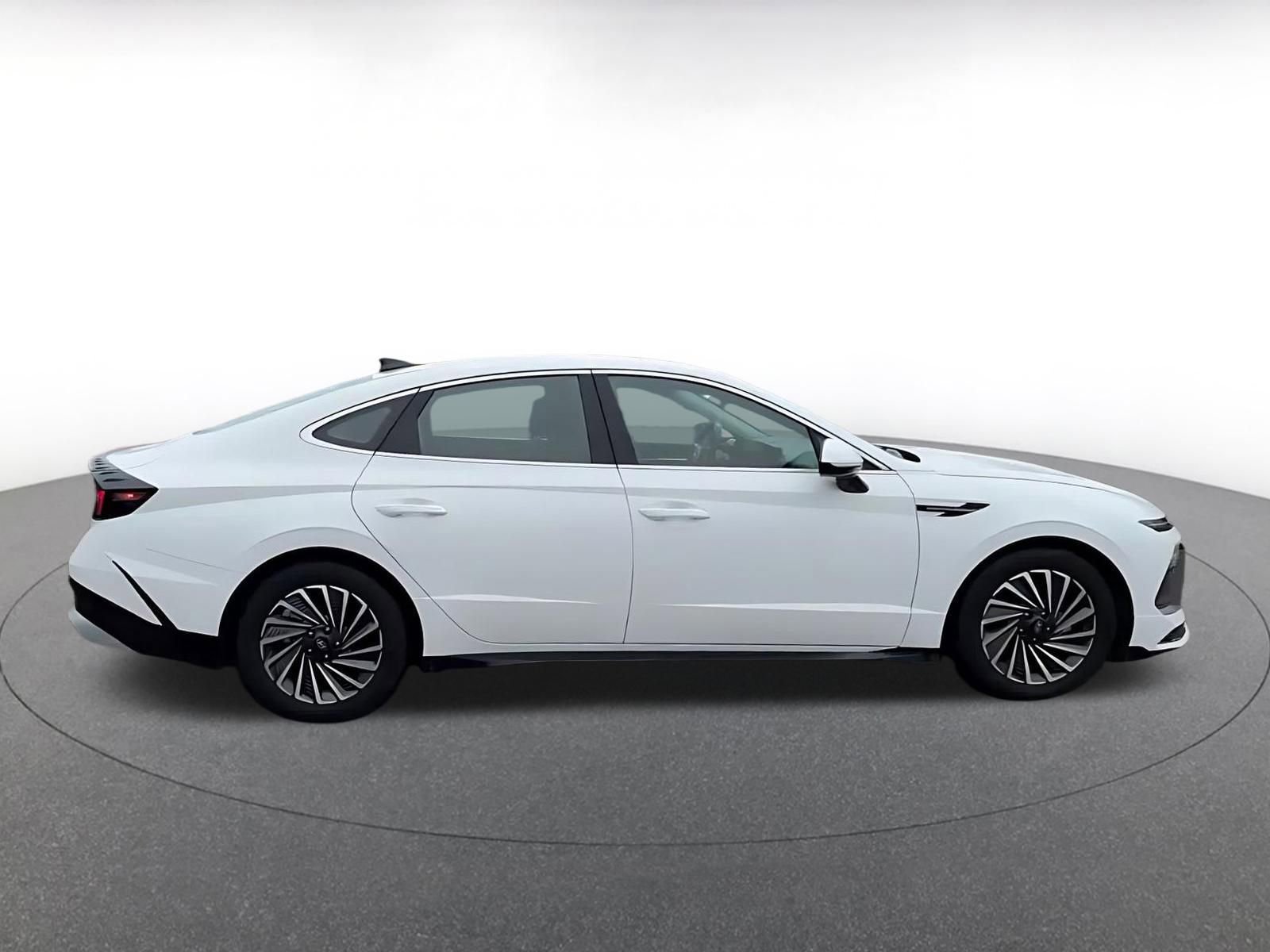 Thumbnail: 2025 Hyundai Sonata - 16