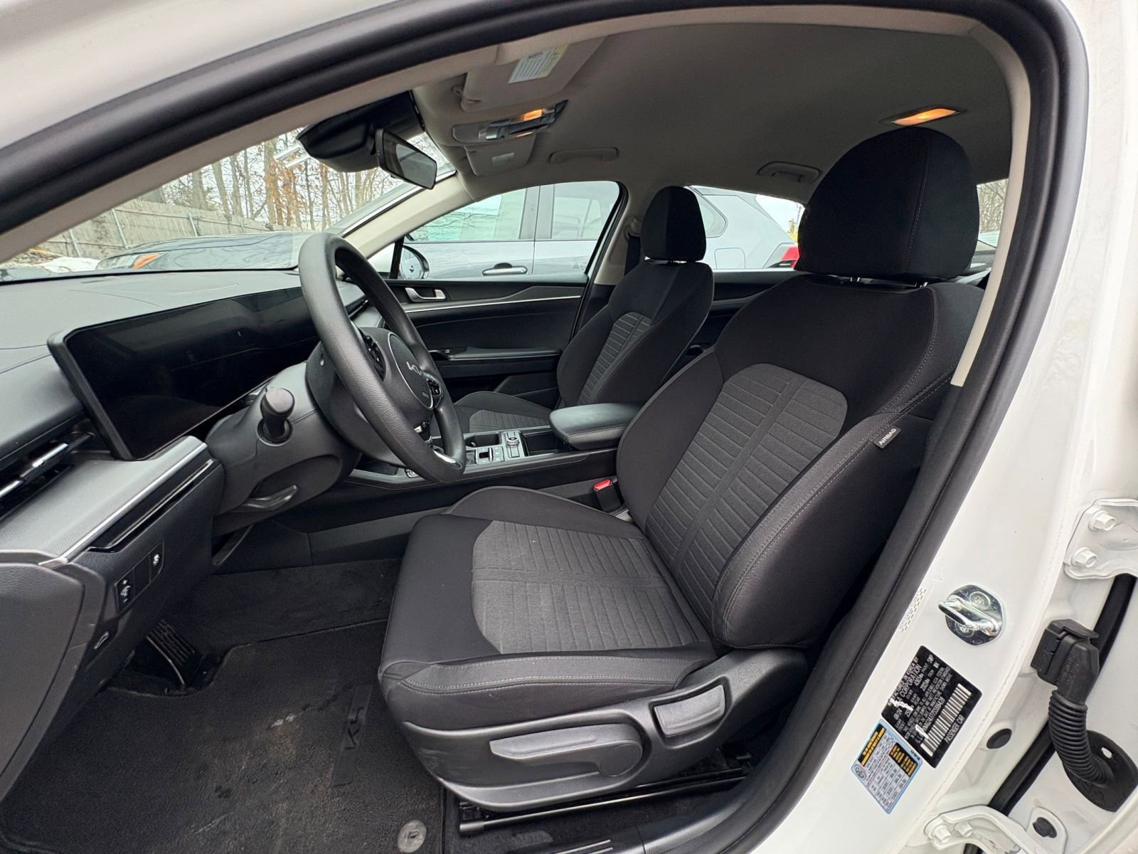 Thumbnail: 2025 Kia K5 - 25