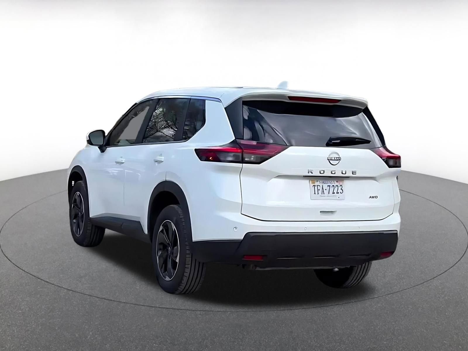 Thumbnail: 2025 Nissan Rogue - 14