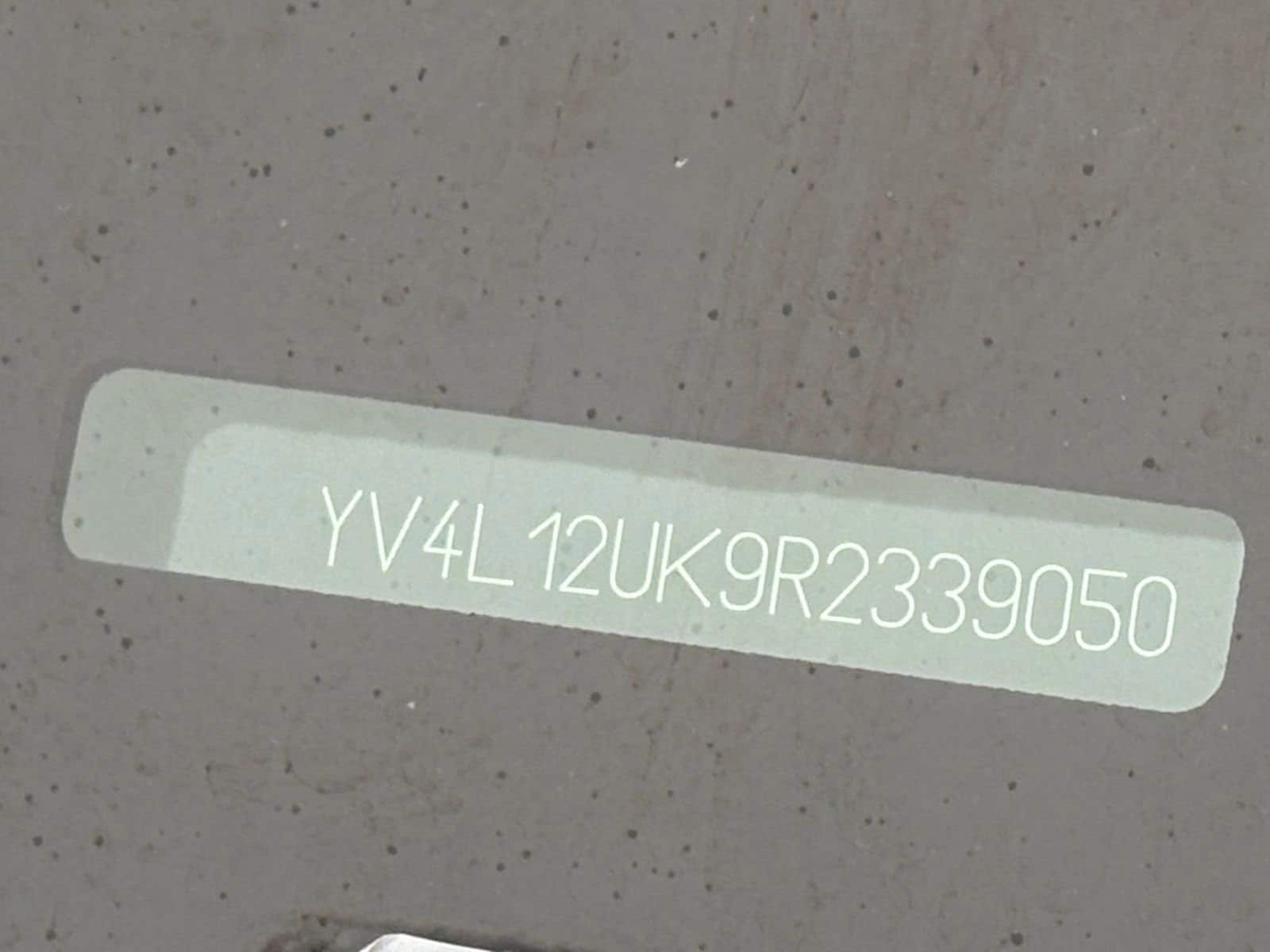 Thumbnail: 2024 Volvo XC40 - 29