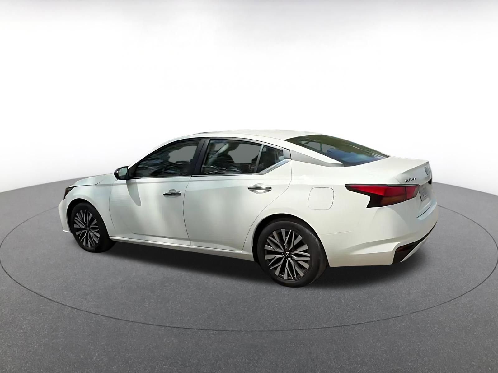 Thumbnail: 2025 Nissan Altima - 10