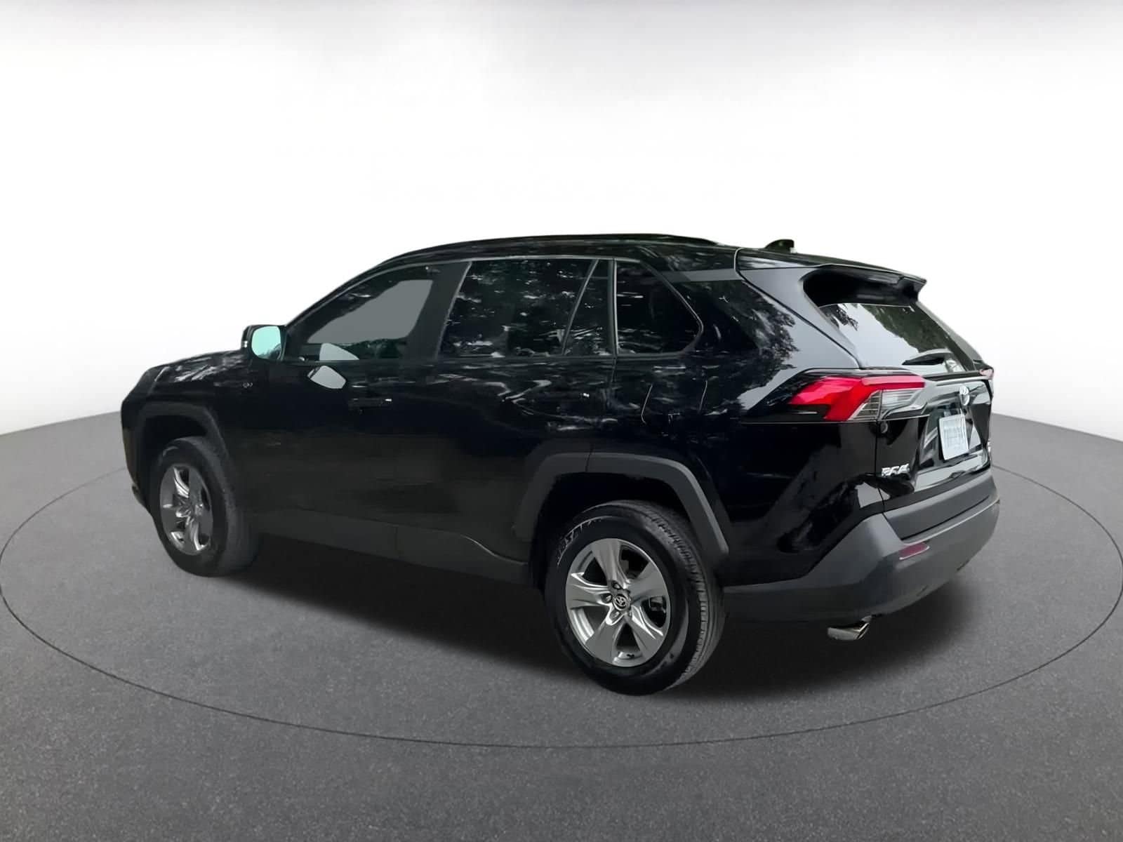 Thumbnail: 2024 Toyota RAV4 - 10