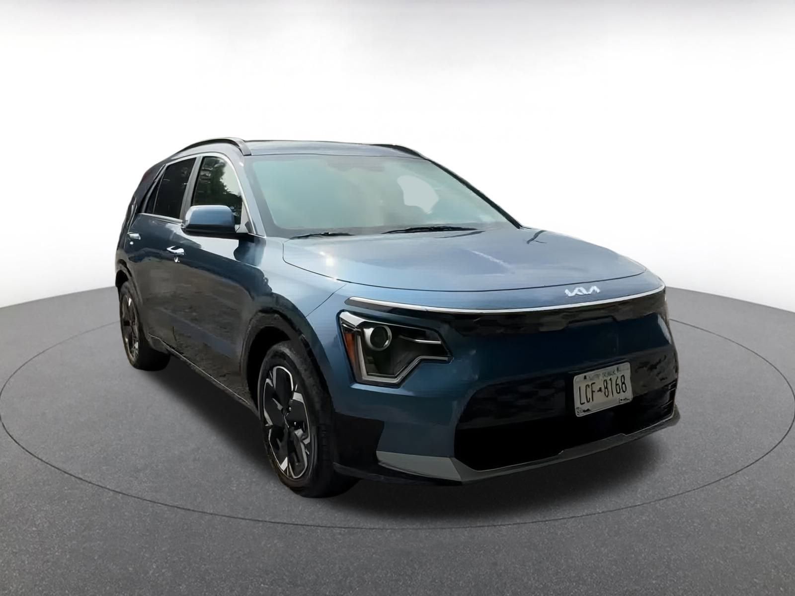 Thumbnail: 2023 Kia Niro - 3