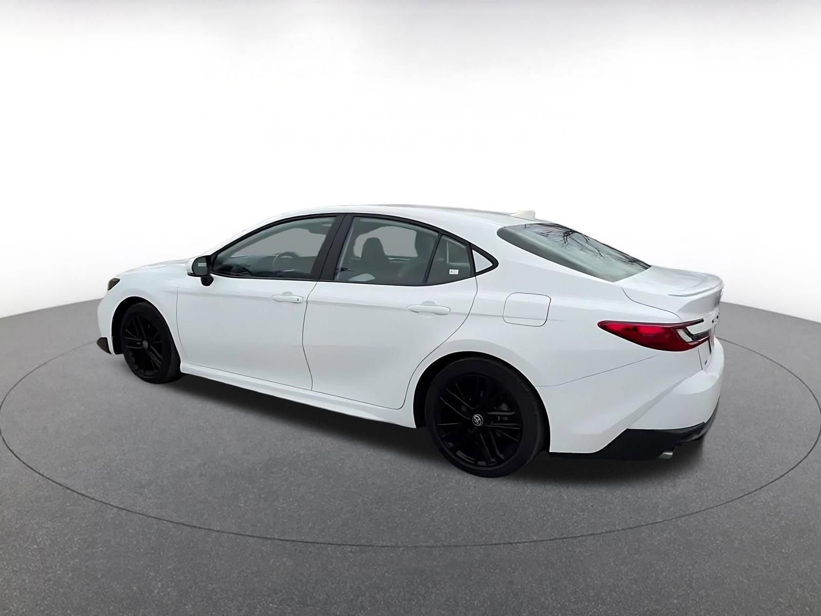 Thumbnail: 2025 Toyota Camry - 10