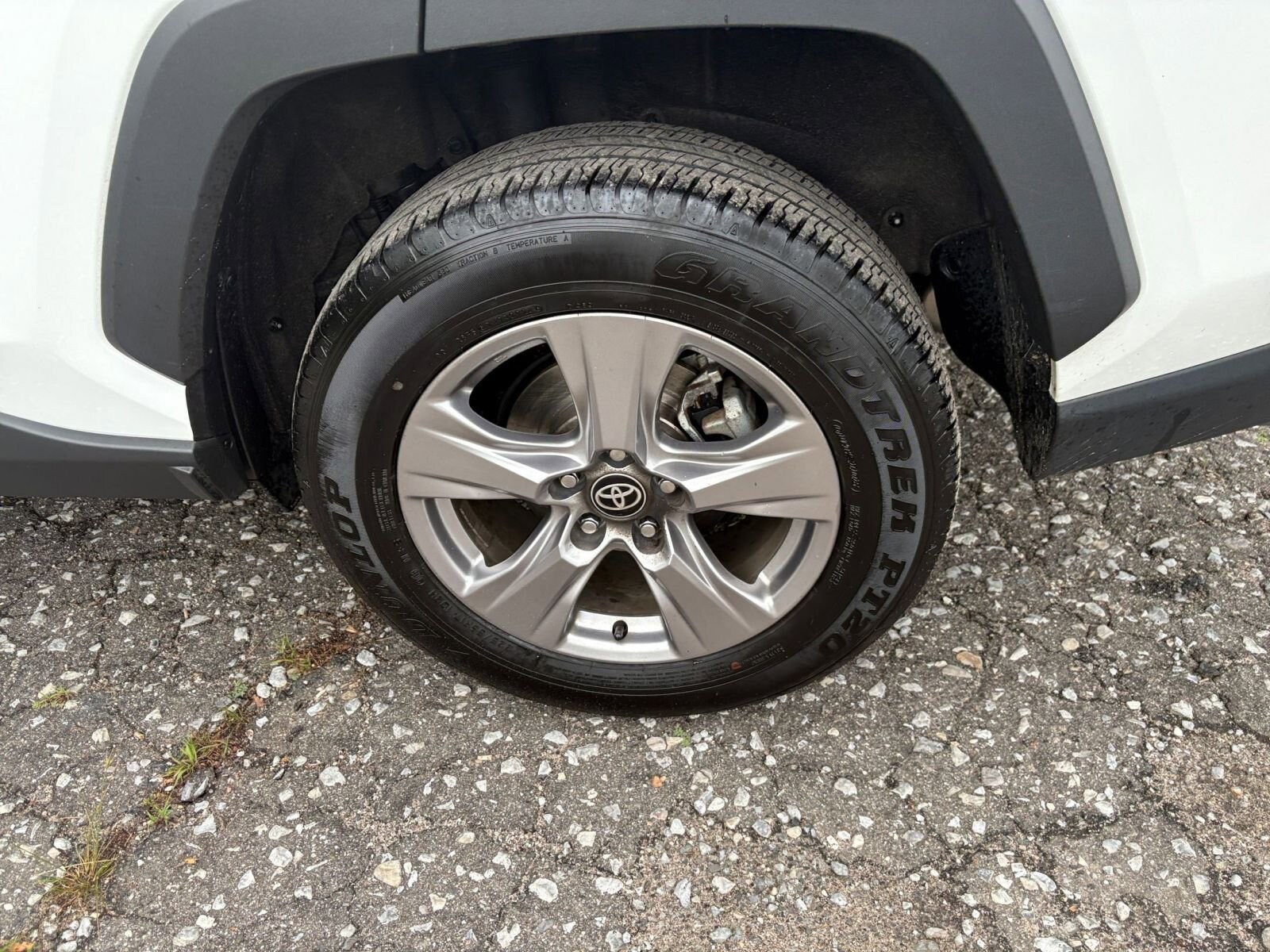 Thumbnail: 2024 Toyota RAV4 - 25