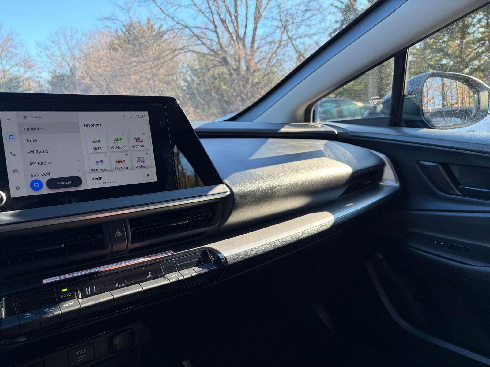 Thumbnail: 2025 Toyota Prius - 33