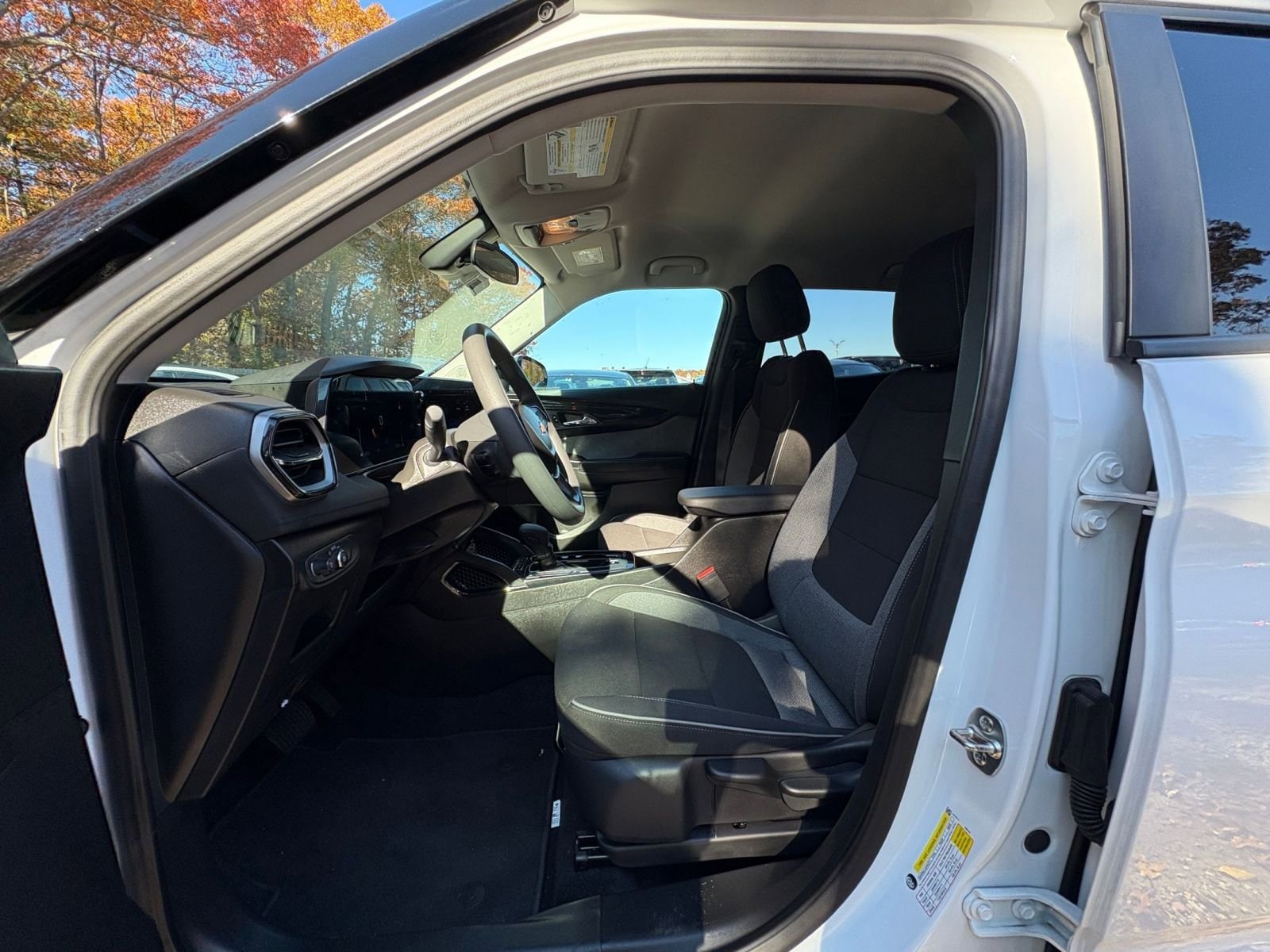 Thumbnail: 2025 Chevrolet TrailBlazer - 23