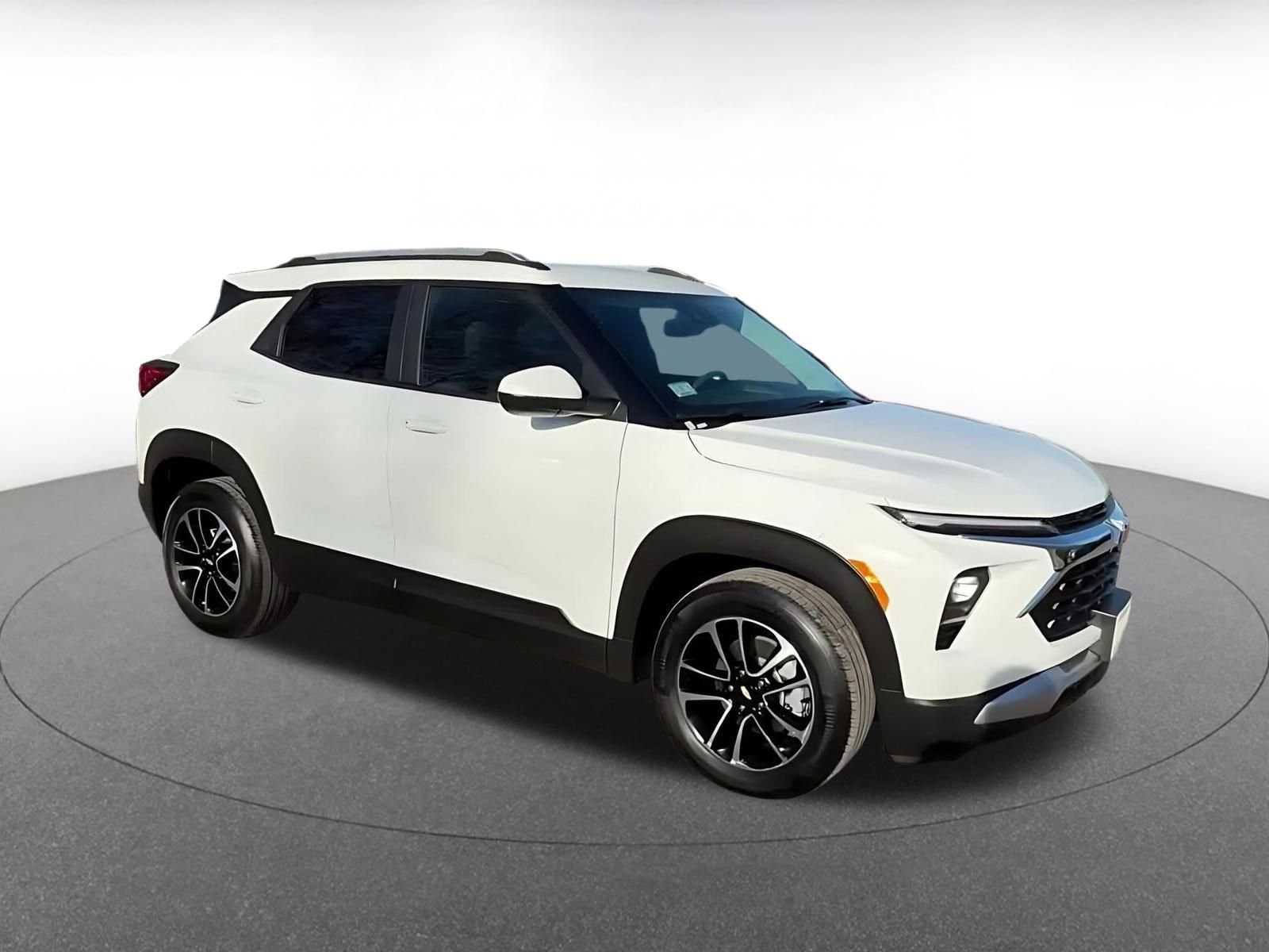 Thumbnail: 2025 Chevrolet TrailBlazer - 2