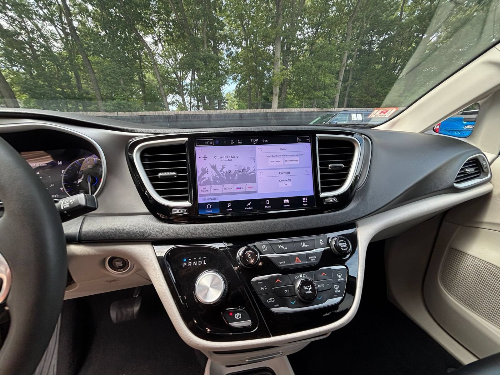 Thumbnail: 2024 Chrysler Pacifica - 20