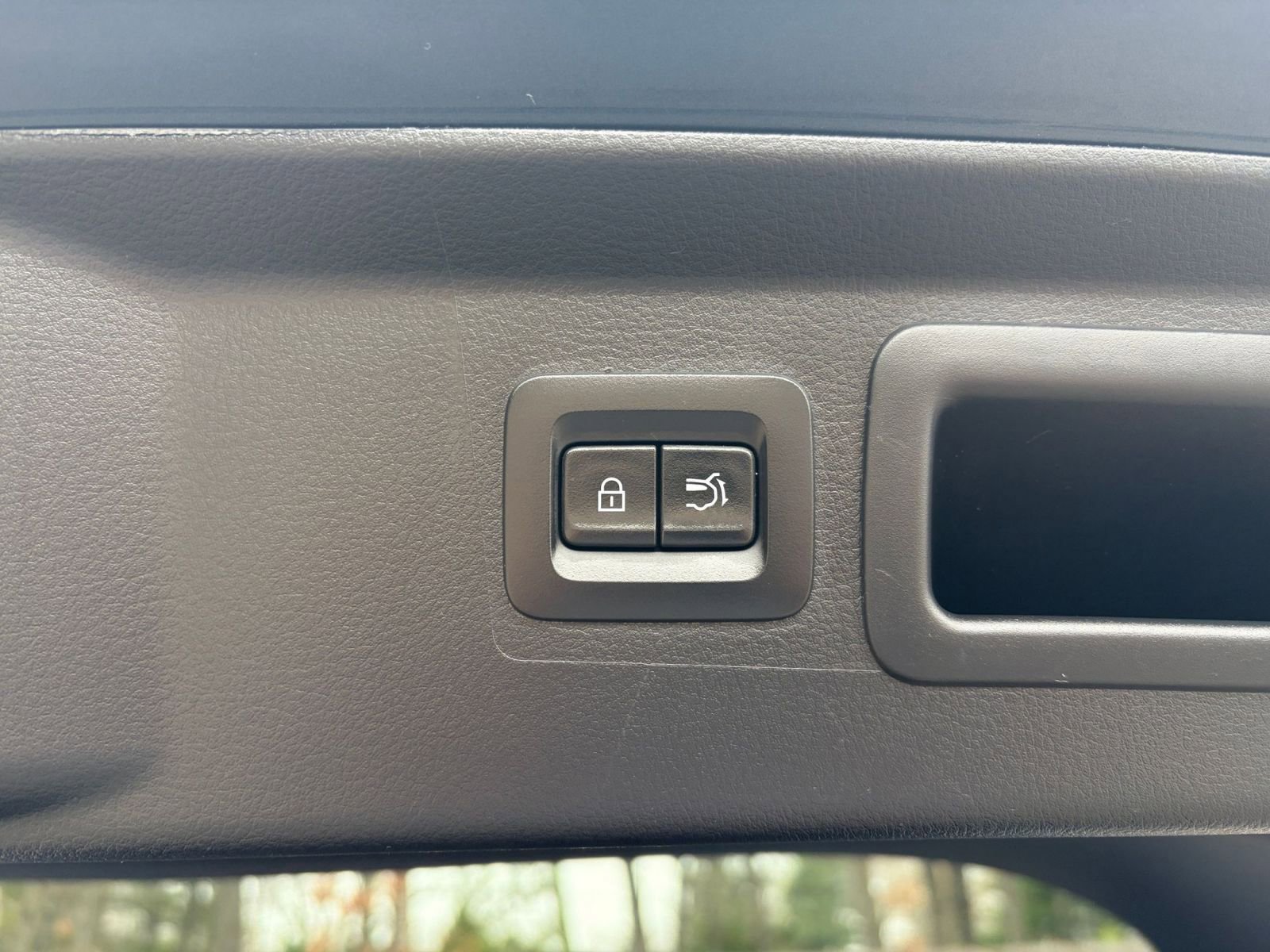 Thumbnail: 2025 Mazda CX-50 - 23