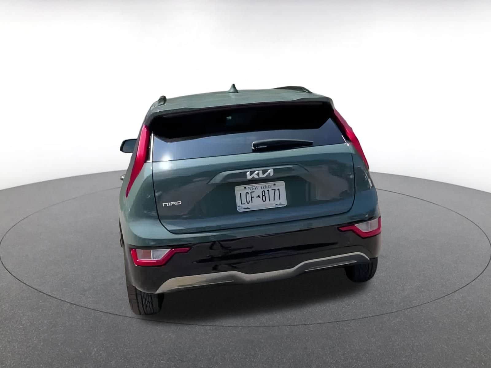 Thumbnail: 2023 Kia Niro - 13