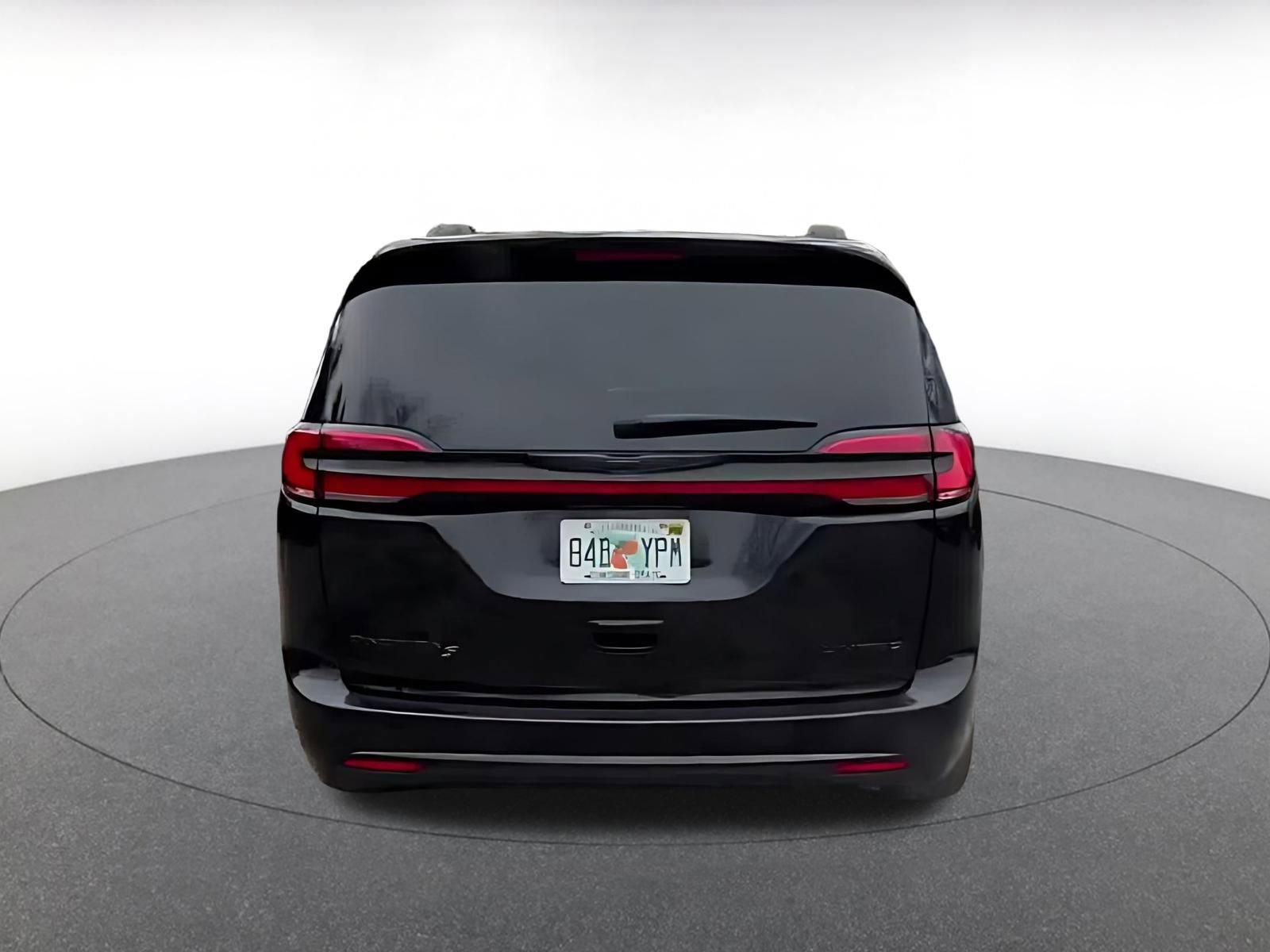 Thumbnail: 2025 Chrysler Pacifica - 12