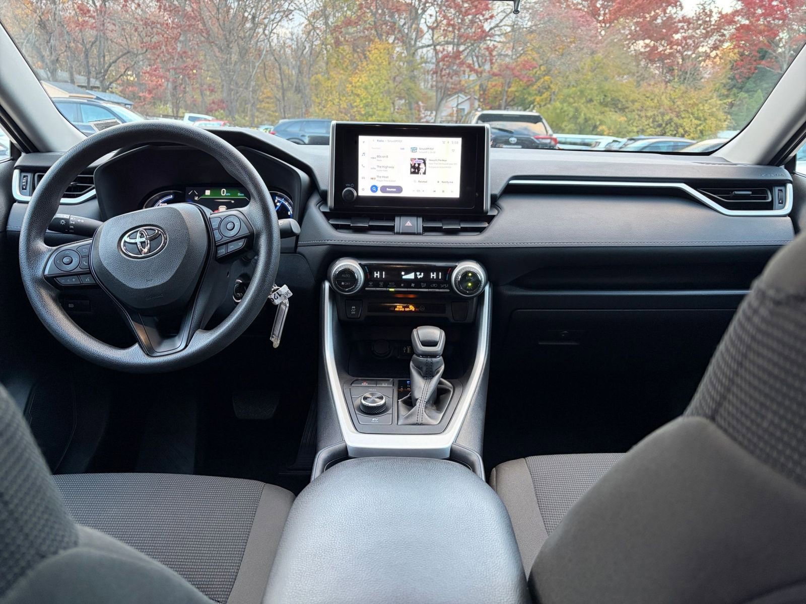 Thumbnail: 2025 Toyota RAV4 - 32