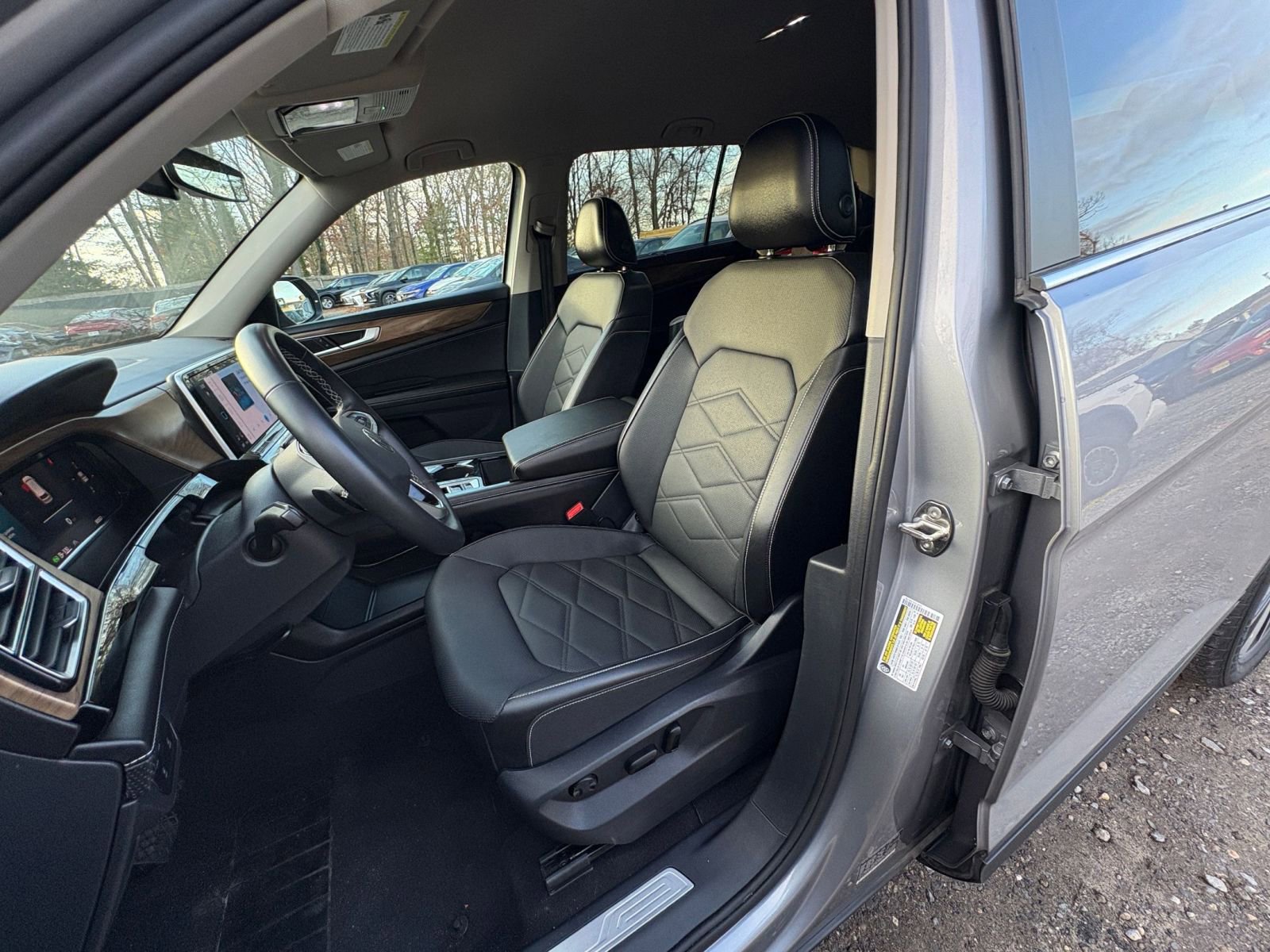 Thumbnail: 2025 Volkswagen Atlas - 32