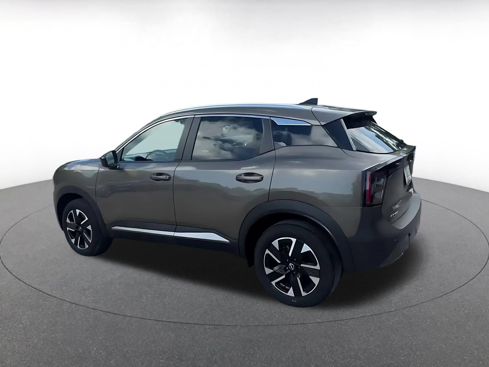 Thumbnail: 2026 Nissan Kicks - 10