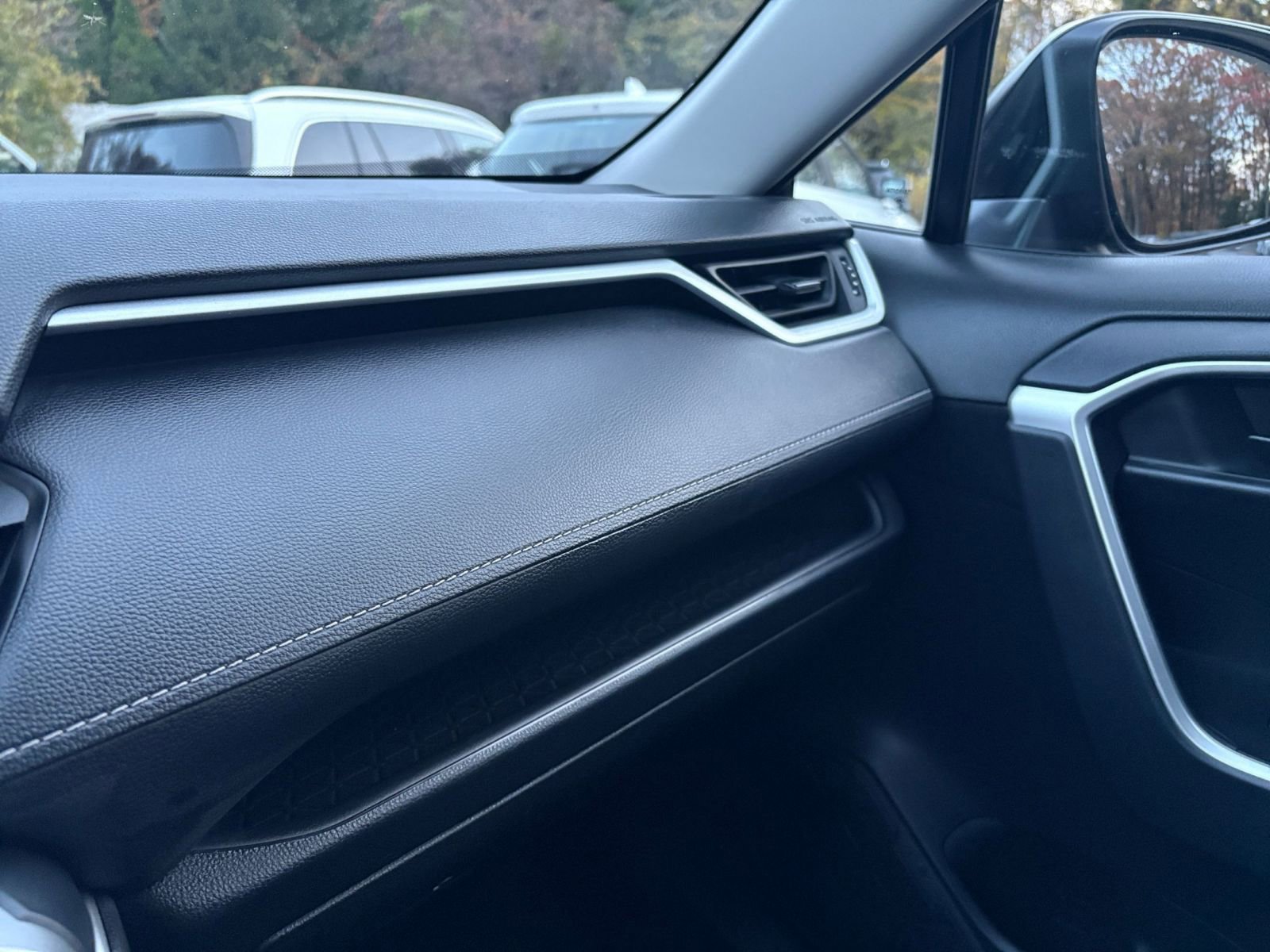 Thumbnail: 2025 Toyota RAV4 - 34