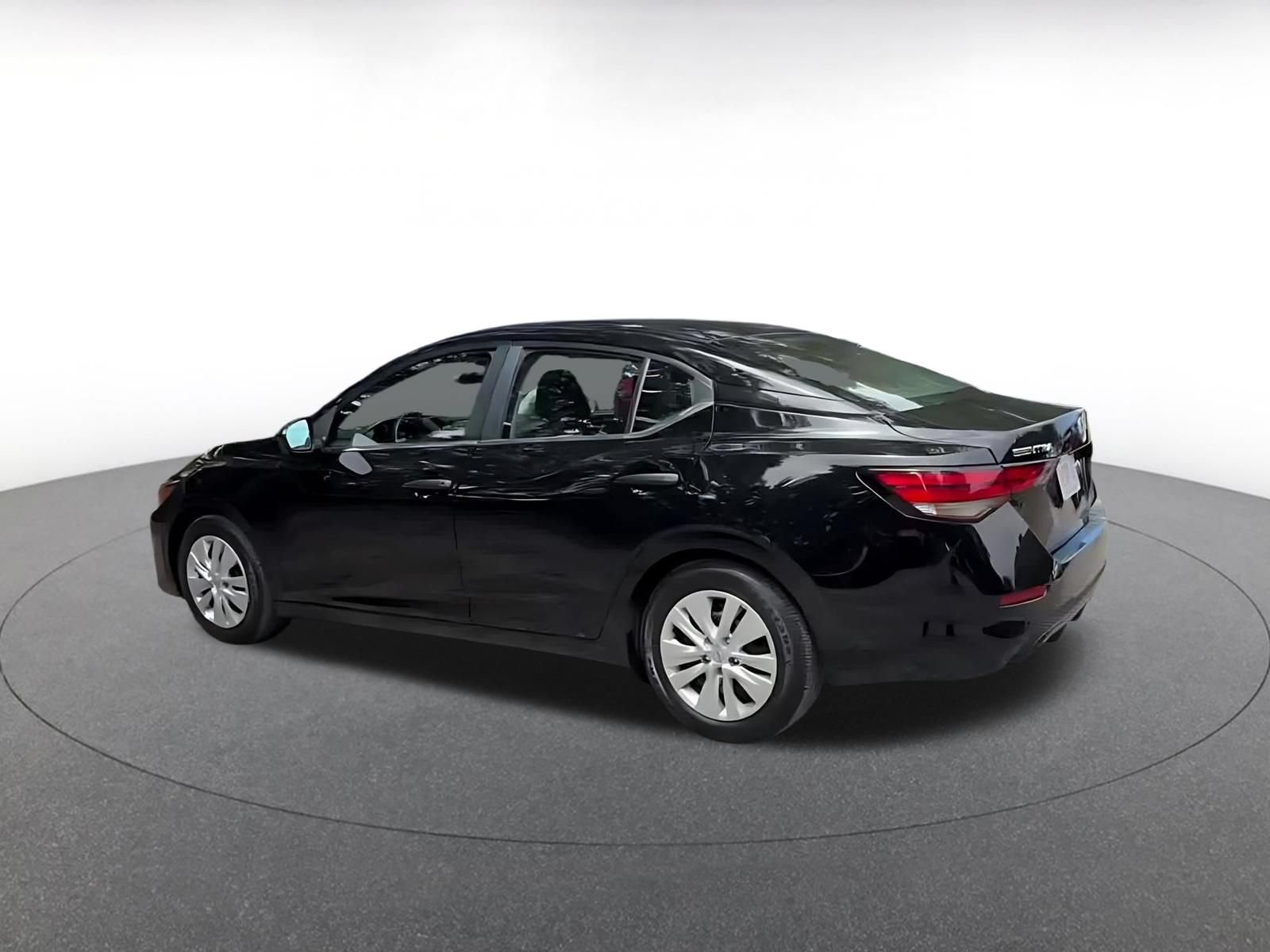 Thumbnail: 2025 Nissan Sentra - 9