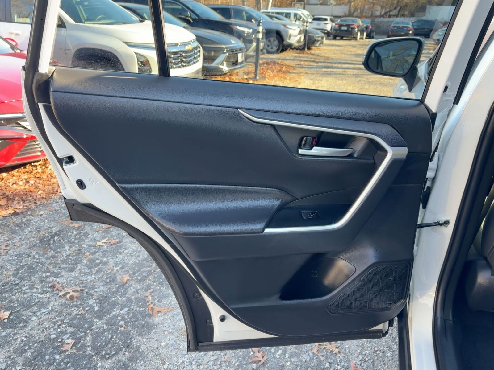 Thumbnail: 2025 Toyota RAV4 - 22