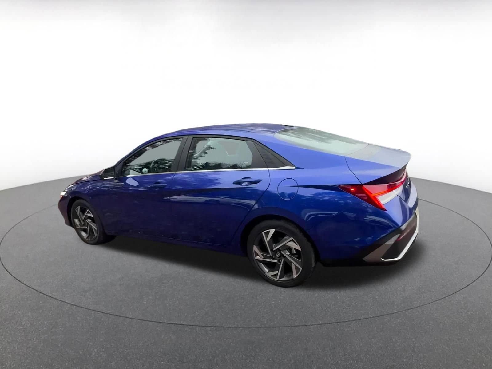 Thumbnail: 2025 Hyundai Elantra - 10