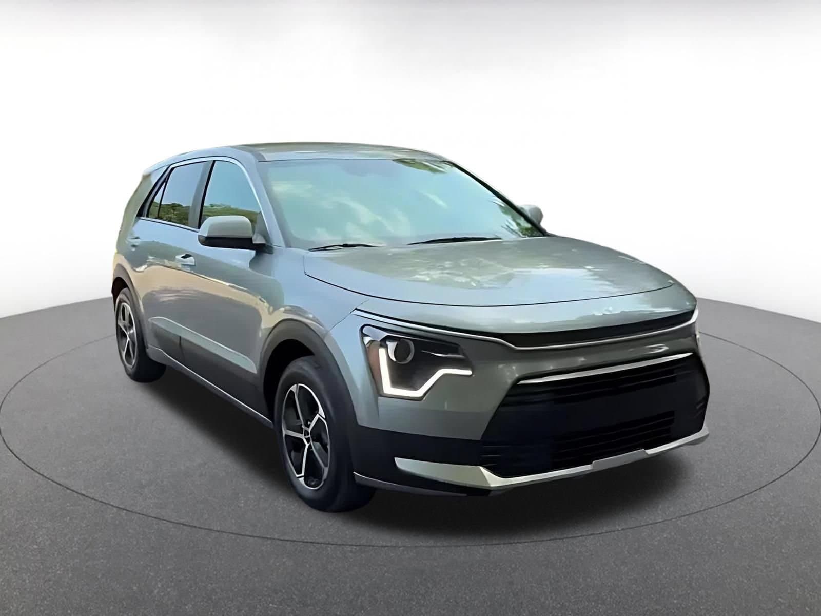 Thumbnail: 2026 Kia Niro - 3