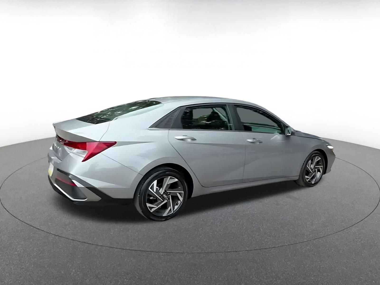 Thumbnail: 2025 Hyundai Elantra - 15