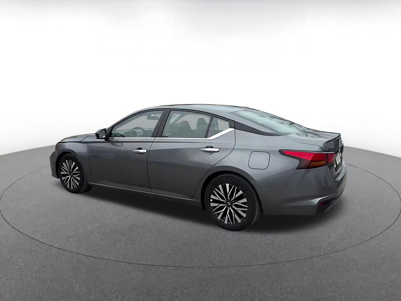 Thumbnail: 2025 Nissan Altima - 10