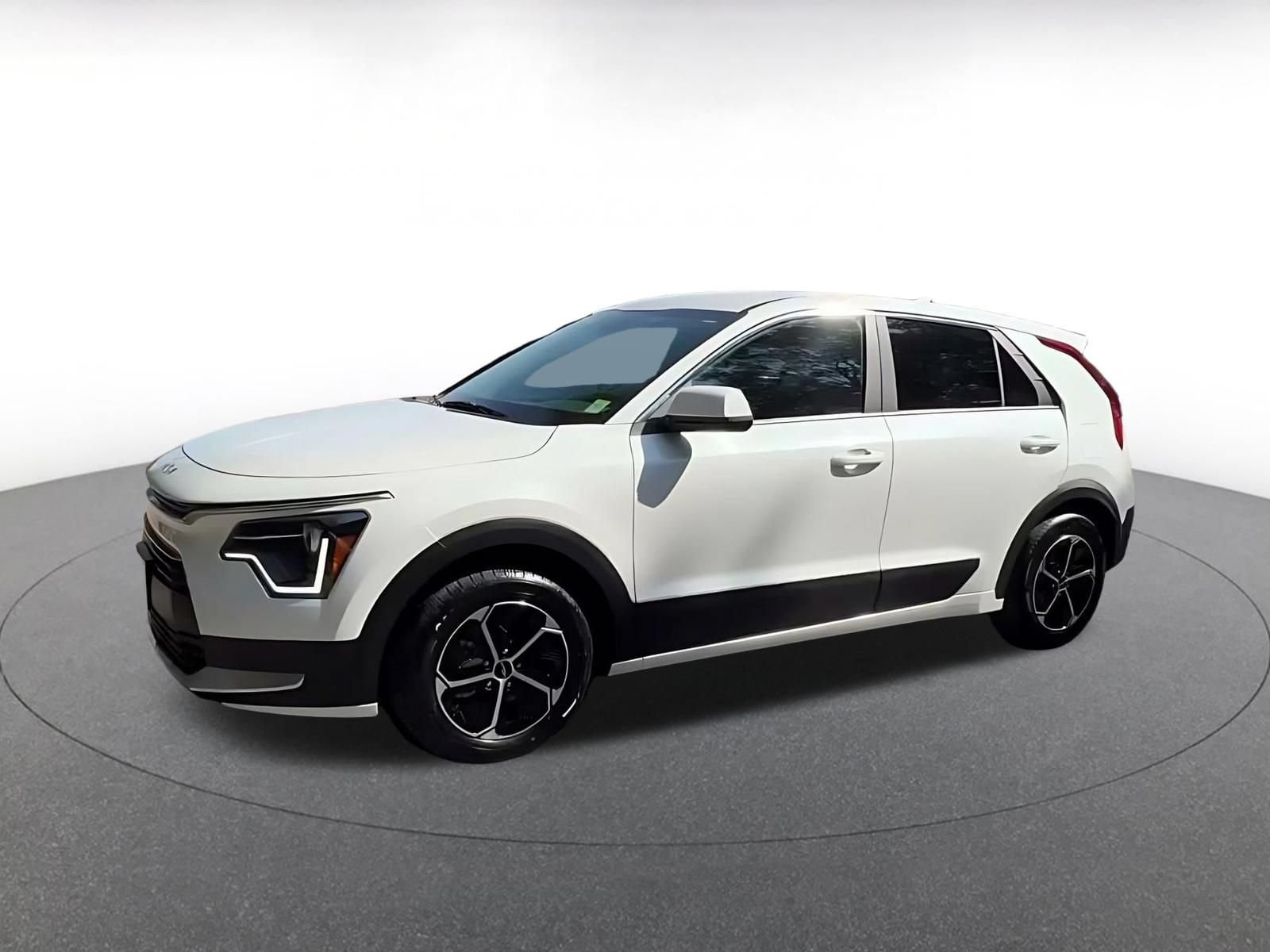 Thumbnail: 2026 Kia Niro - 6