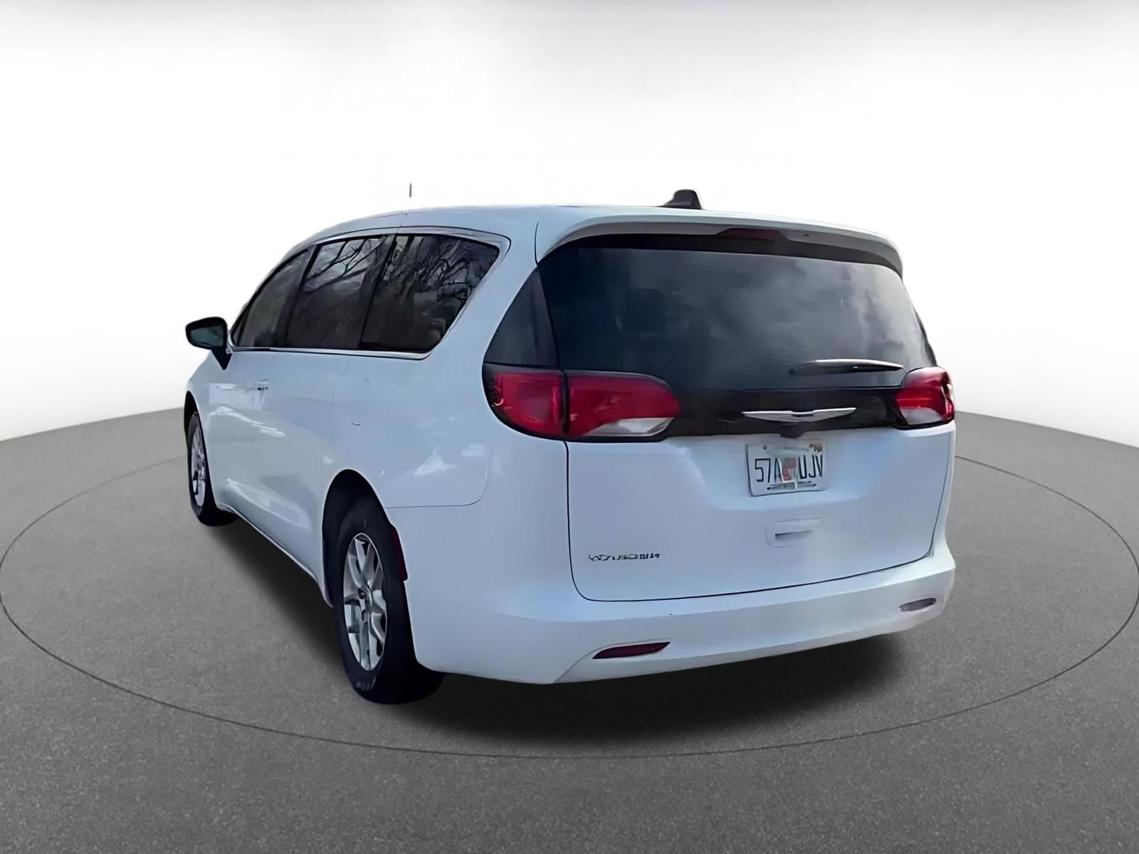 Thumbnail: 2024 Chrysler Voyager - 11