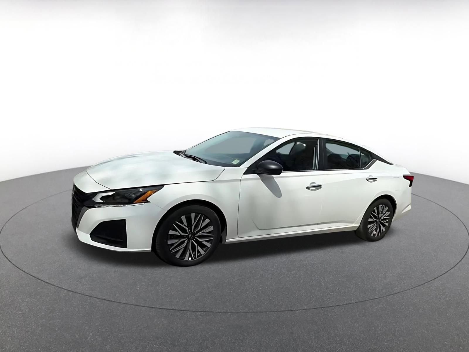 Thumbnail: 2025 Nissan Altima - 8