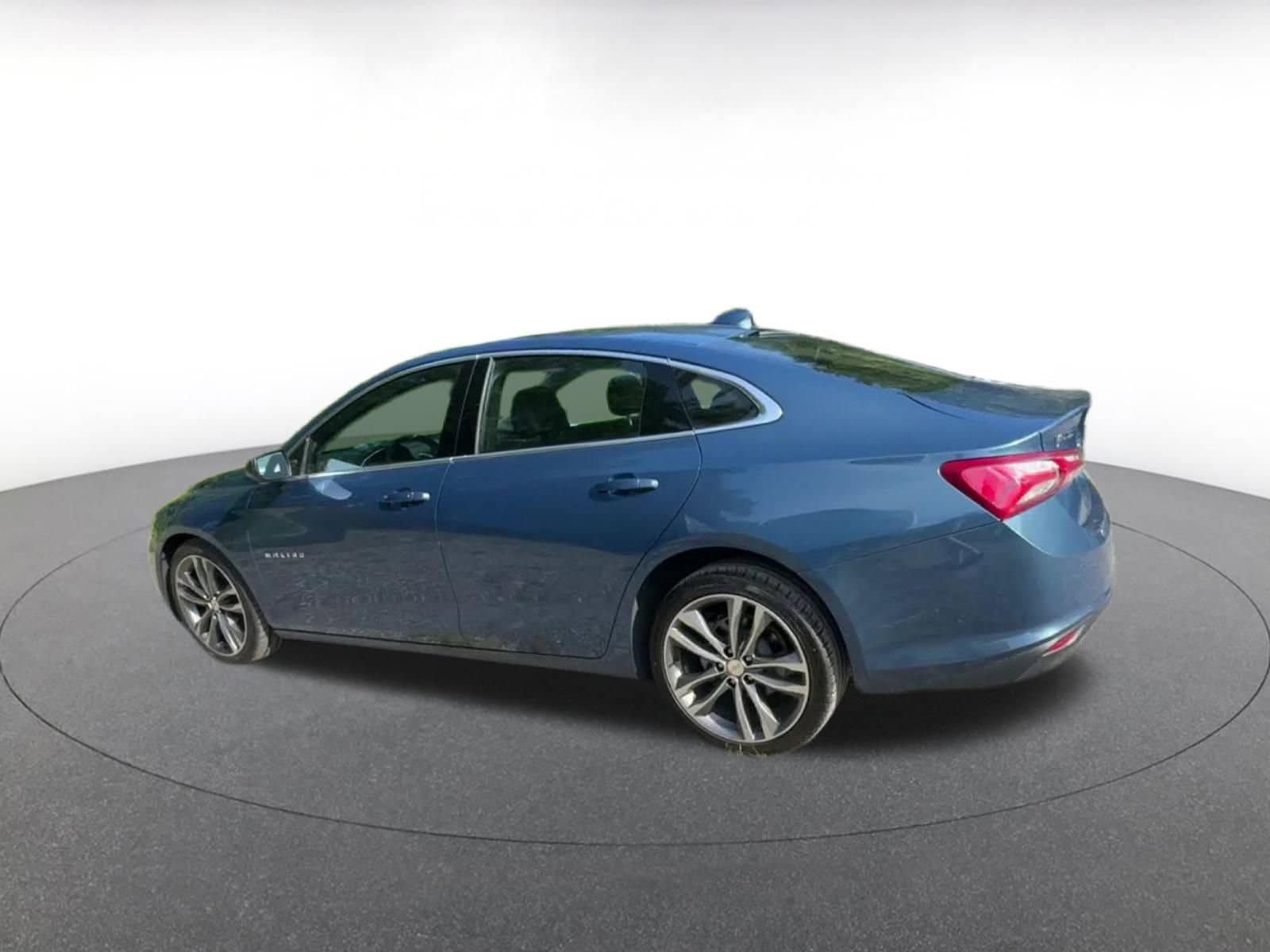 Thumbnail: 2024 Chevrolet Malibu - 10