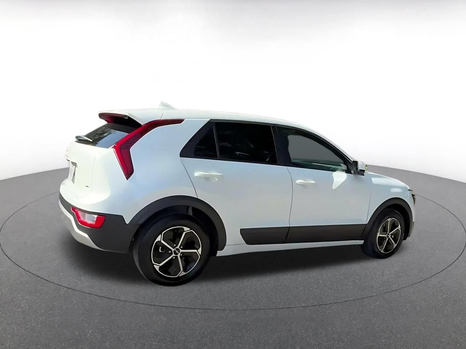 Thumbnail: 2026 Kia Niro - 12