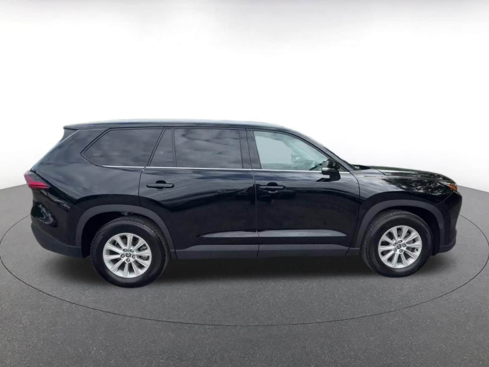 Thumbnail: 2025 Toyota Grand Highlander - 16