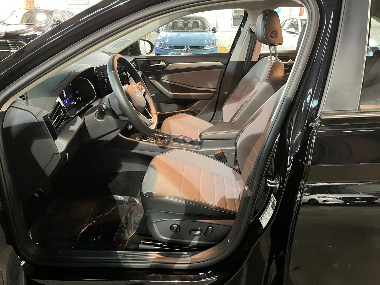 Thumbnail: 2025 Volkswagen Jetta - 25