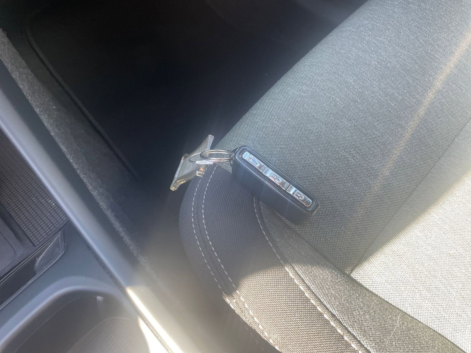 Thumbnail: 2024 Volvo XC40 - 22